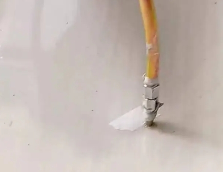 亭湖瓷砖空鼓维修公司专业解答在瓷砖铺贴过程中，如果使用的砂料过粗（如全部使用了粗砂），可能会导致以下问题